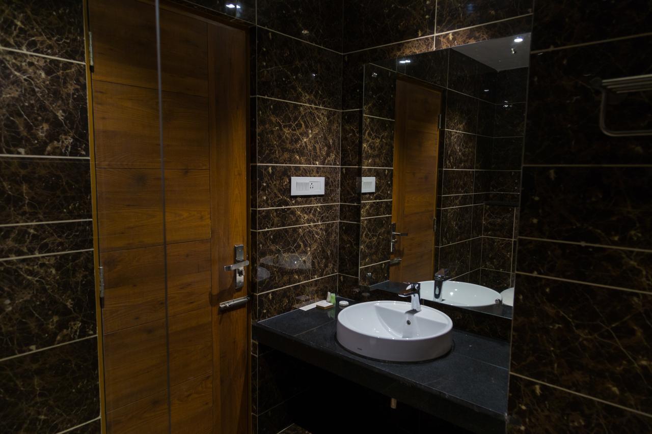 Hotel Hills Tirupattur Tiruppatur Exterior foto