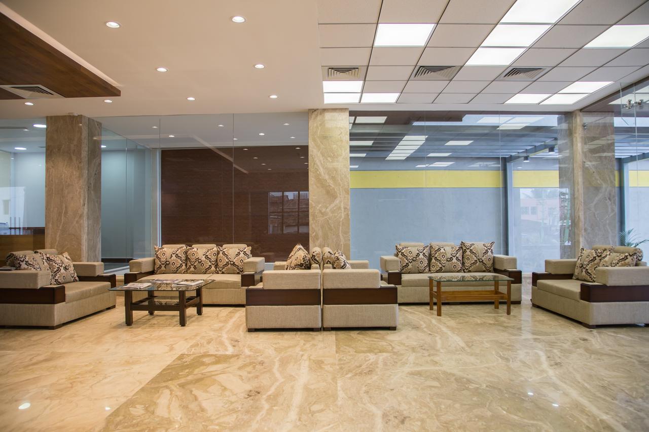 Hotel Hills Tirupattur Tiruppatur Exterior foto
